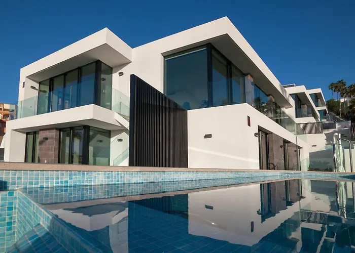 200M² New Villa B With Private, Heated Pool And Amazing Ocean View.