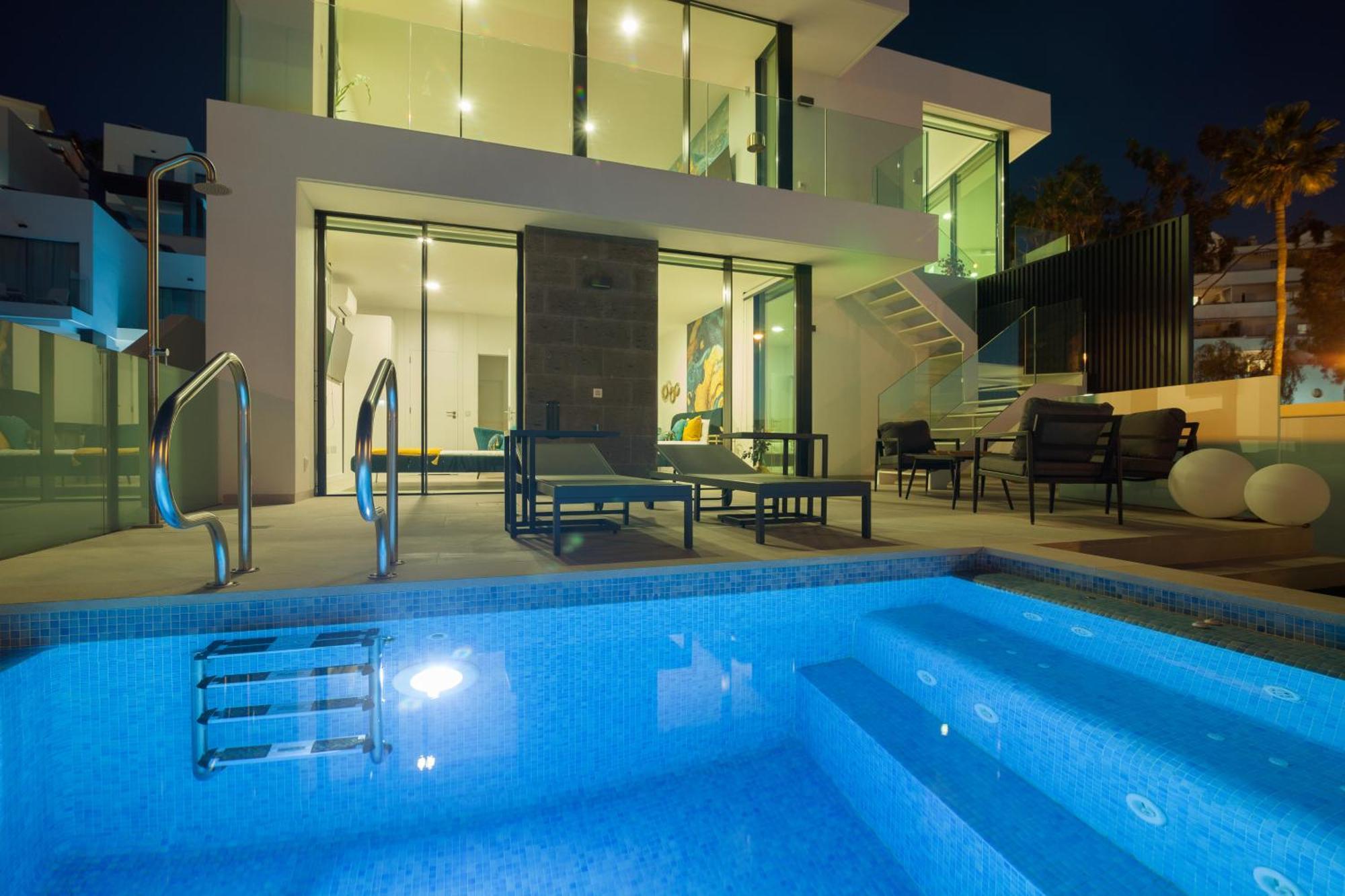 Villa 200m² New B With Private, Heated Pool And Amazing Ocean View. Costa Adeje (Tenerife)